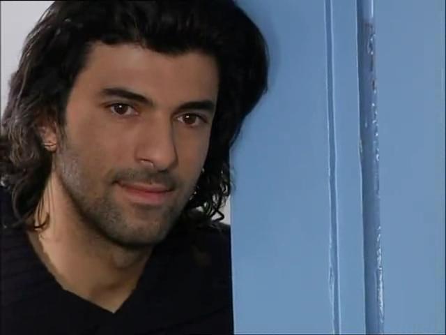 Fatmagulun.Sucu.Ne.BL.15.DVBRip.XviD.force13~1.avi_snapshot_00.12.31_[2013.02.01_00.27.38].jpg
