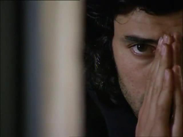 Fatmagulun.Sucu.Ne.BL.15.DVBRip.XviD.force13~1.avi_snapshot_00.30.43_[2013.02.01_00.36.03].jpg