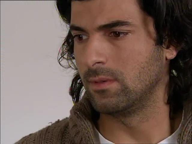 Fatmagulun.Sucu.Ne.BL.15.DVBRip.XviD.force13~1.avi_snapshot_01.26.34_[2013.02.01_18.26.21].jpg