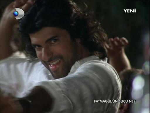 Fatmagulun.Sucu.Ne.BL.01.DVBRip.XviD.force13.avi_snapshot_01.28.08_[2013.02.06_22.11.59].jpg