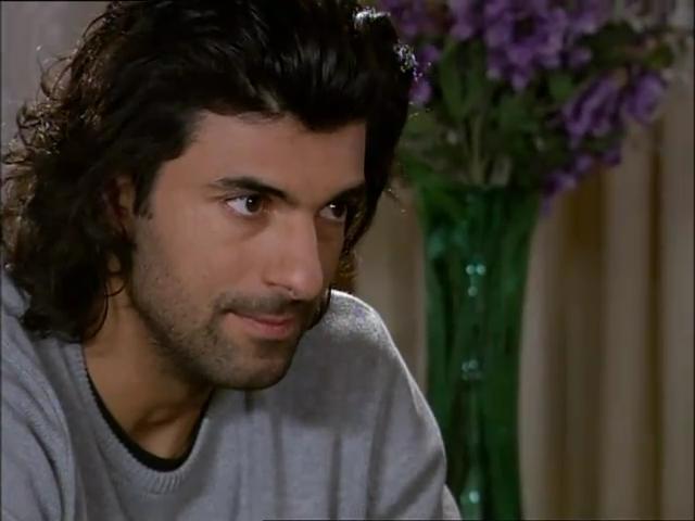 Fatmagülün Suçu Ne 13.Bölüm Part 1.flv_snapshot_20.32_[2013.02.07_22.19.42].jpg