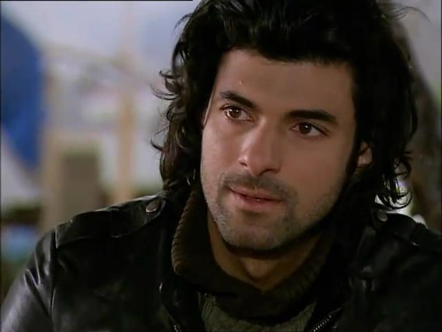 Fatmagülün Suçu Ne 13.Bölüm Part 2.flv_snapshot_08.36_[2013.02.07_22.38.42].jpg