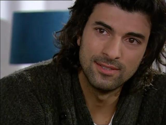 Fatmagülün Suçu Ne 14.Bölüm Part 1.flv_snapshot_05.14_[2013.02.08_21.35.23].jpg