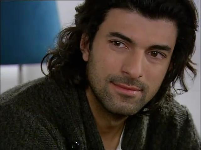 Fatmagülün Suçu Ne 14.Bölüm Part 1.flv_snapshot_08.14_[2013.02.08_21.37.03].jpg