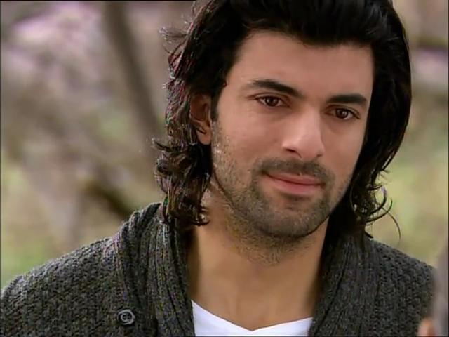 Fatmagülün Suçu Ne 14.Bölüm Part 1.flv_snapshot_17.47_[2013.02.08_21.45.52].jpg