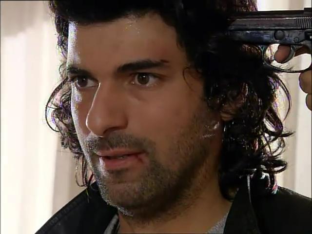 Fatmagülün Sucu Ne 20.Bölüm Part 1.flv_snapshot_01.54_[2013.02.10_21.05.35].jpg