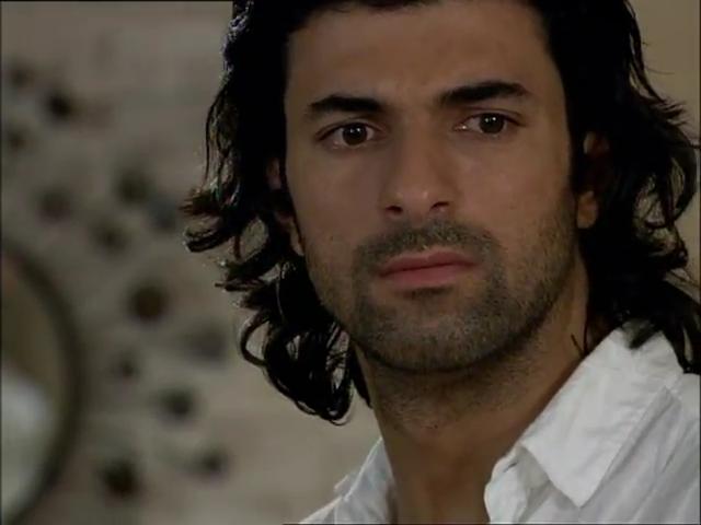 Fatmagülün Suçu Ne 3.Bölüm.flv_snapshot_00.32.48_[2013.02.11_22.02.06].jpg
