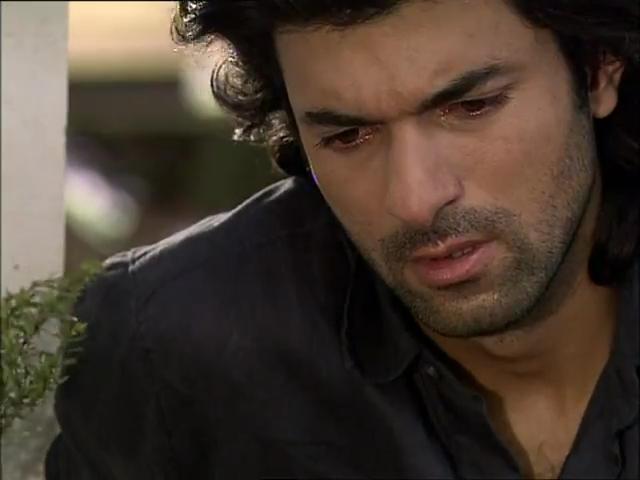 Fatmagülün Suçu Ne 3.Bölüm.flv_snapshot_01.04.52_[2013.02.11_22.10.53].jpg