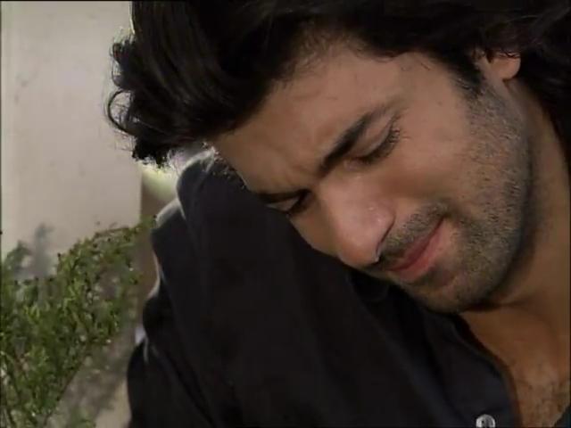 Fatmagülün Suçu Ne 3.Bölüm.flv_snapshot_01.05.07_[2013.02.11_22.12.32].jpg
