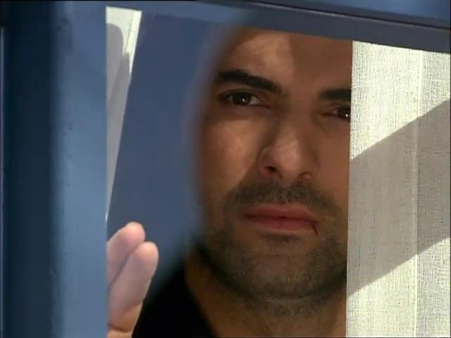 Fatmagülün Suçu Ne 22.Bölüm Part 1.flv_snapshot_02.25_[2013.02.14_22.38.46].jpg