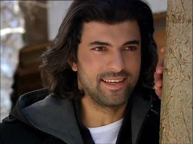 Fatmagülün Suçu Ne 22.Bölüm Part 1.flv_snapshot_06.21_[2013.02.14_22.46.50].jpg