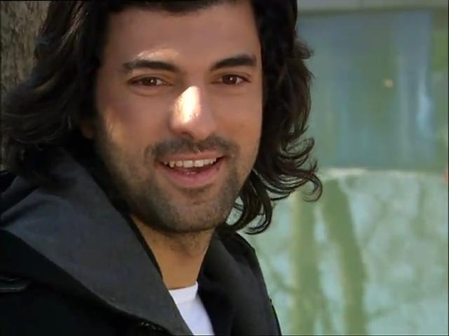 Fatmagülün Suçu Ne 22.Bölüm Part 1.flv_snapshot_06.27_[2013.02.14_22.48.49].jpg