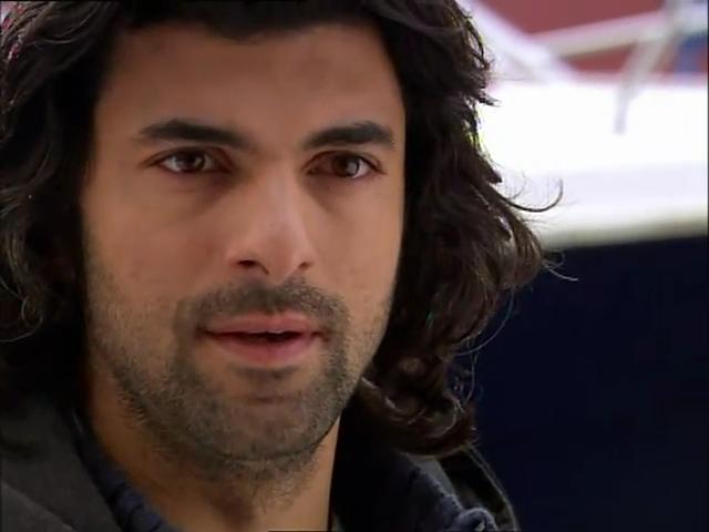 Fatmagülün Suçu Ne 23.Bölüm Part 1.flv_snapshot_06.15_[2013.02.15_23.18.44].jpg