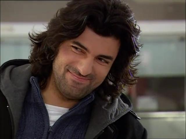 Fatmagülün Suçu Ne 23.Bölüm Part 1.flv_snapshot_11.28_[2013.02.15_23.21.08].jpg