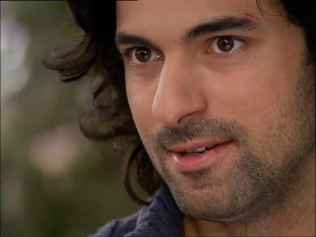 Fatmagülün Suçu Ne 23.Bölüm Part 2.flv_snapshot_06.43_[2013.02.15_23.37.00].jpg