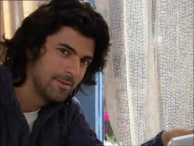 Fatmagülün Suçu Ne 23.Bölüm Part 2.flv_snapshot_09.50_[2013.02.15_23.38.10].jpg