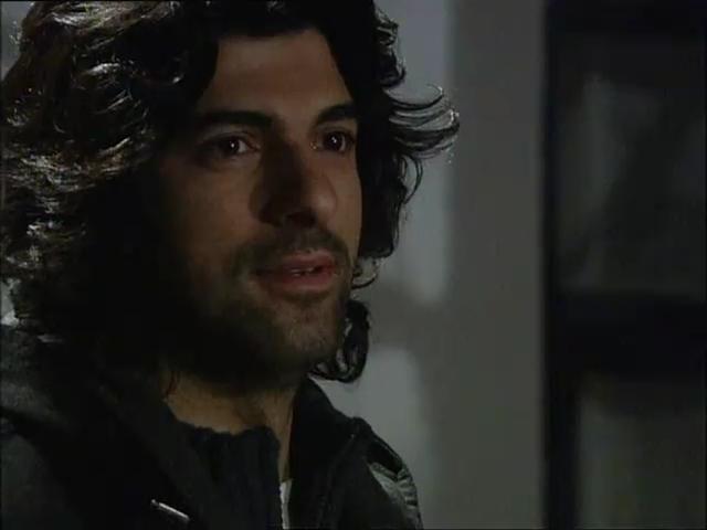 Fatmagülün Suçu Ne 23.Bölüm Part 2.flv_snapshot_33.48_[2013.02.15_23.42.40].jpg