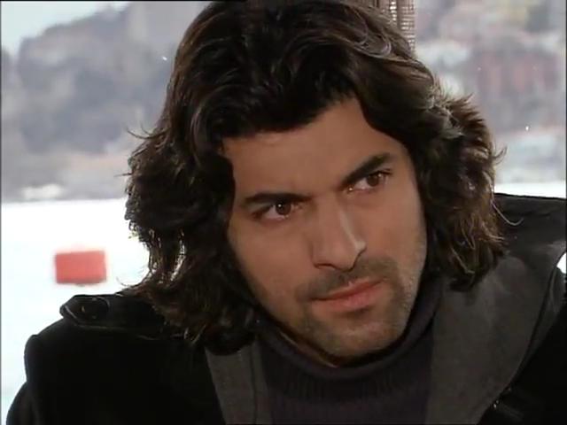 Fatmagülün Suçu Ne 25.Bölüm.flv_snapshot_01.32.08_[2013.02.19_00.25.57].jpg