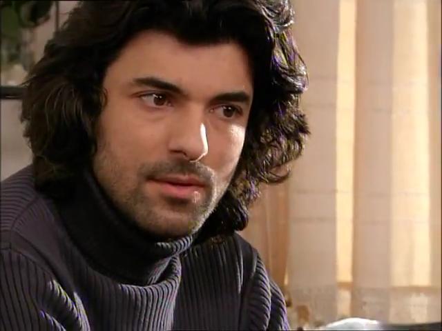 Fatmagülün Suçu Ne 26.Bölüm[1].flv_snapshot_00.17.19_[2013.02.19_23.55.04].jpg