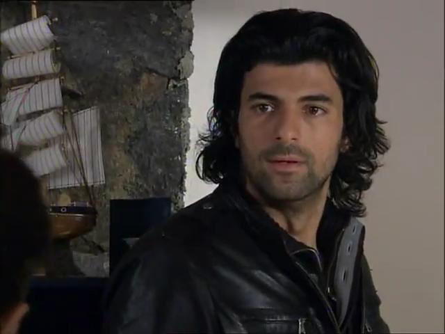 Fatmagülün Suçu Ne 11.Bölüm.flv_snapshot_00.25.24_[2013.02.20_23.29.37].jpg