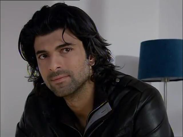 Fatmagülün Suçu Ne 11.Bölüm.flv_snapshot_00.26.29_[2013.02.20_23.32.44].jpg