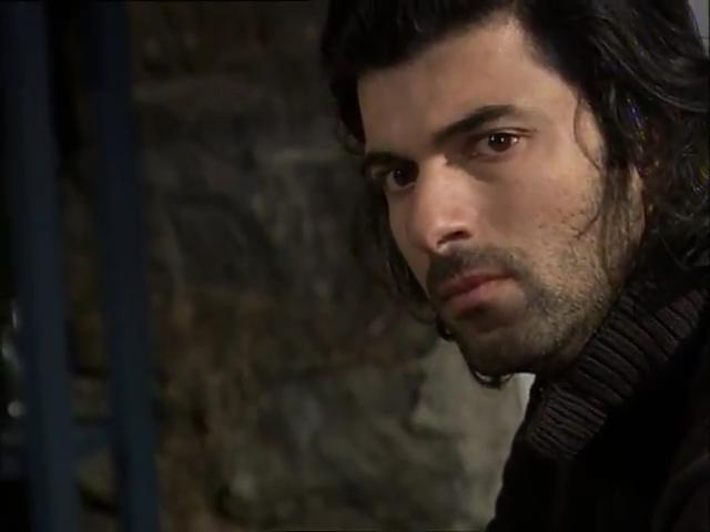 Fatmagülün Suçu Ne 11.Bölüm.flv_snapshot_01.00.24_[2013.02.20_23.44.25].jpg