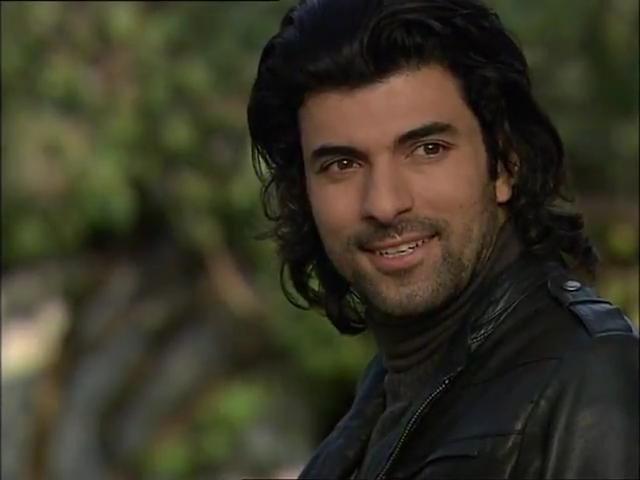 Fatmagülün Suçu Ne 11.Bölüm.flv_snapshot_01.21.33_[2013.02.20_23.53.23].jpg
