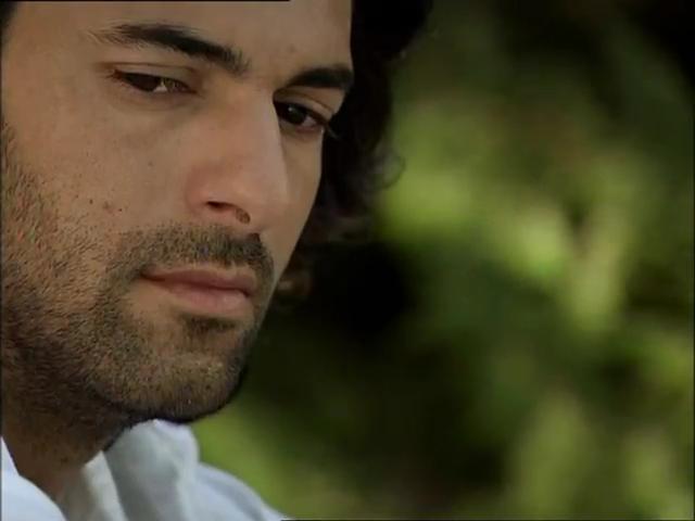 Fatmagülün Suçu Ne 2.Bölüm.flv_snapshot_00.10.49_[2013.02.22_00.02.57].jpg