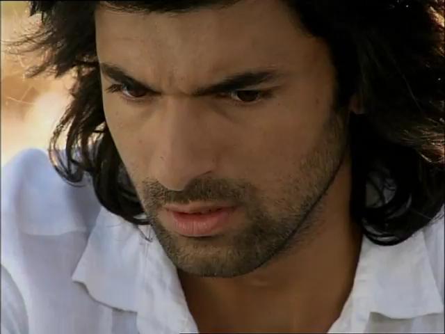Fatmagülün Suçu Ne 2.Bölüm.flv_snapshot_00.11.23_[2013.02.22_00.05.22].jpg