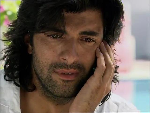 Fatmagülün Suçu Ne 2.Bölüm.flv_snapshot_01.06.56_[2013.02.22_00.28.55].jpg