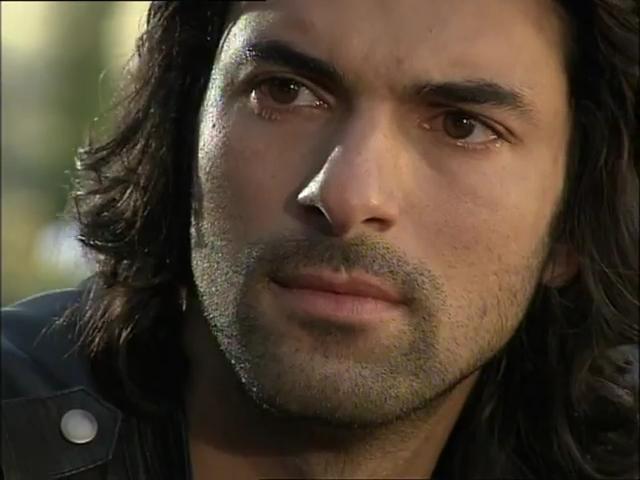 Fatmagülün Suçu Ne 7.Bölüm.flv_snapshot_00.23.30_[2013.02.22_23.59.42].jpg