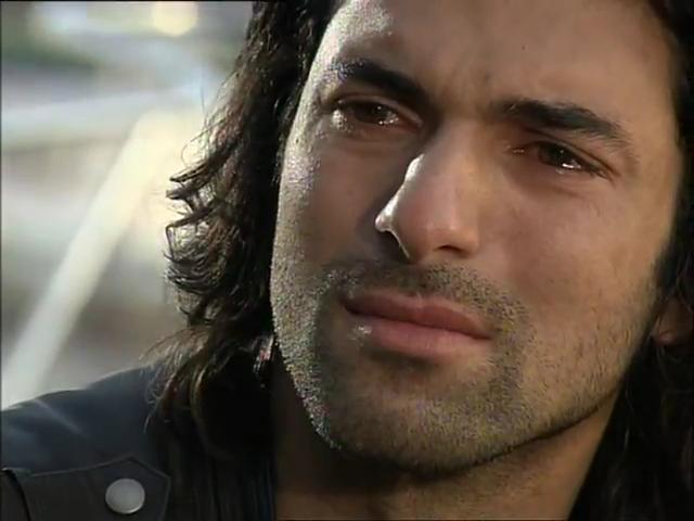 Fatmagülün Suçu Ne 7.Bölüm.flv_snapshot_00.24.15_[2013.02.23_00.03.40].jpg
