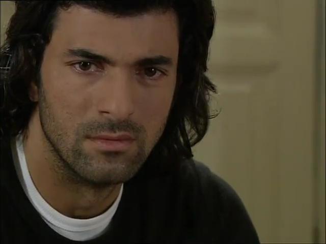 Fatmagülün Suçu Ne 7.Bölüm.flv_snapshot_01.08.03_[2013.02.23_00.09.04].jpg